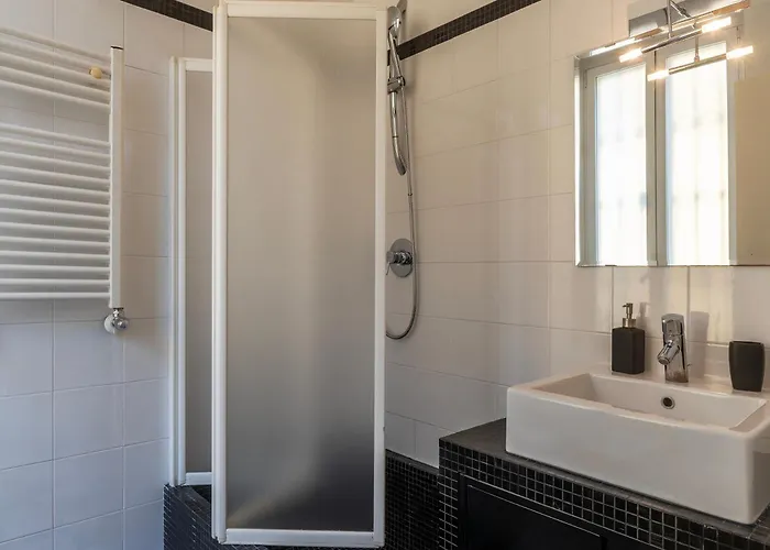 Piazza Alessandria - Fromhometorome * Roma