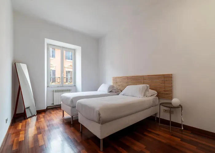Piazza Alessandria - Fromhometorome *